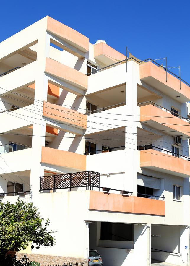 Penelope Court Apartment 102 拉纳卡 外观 照片
